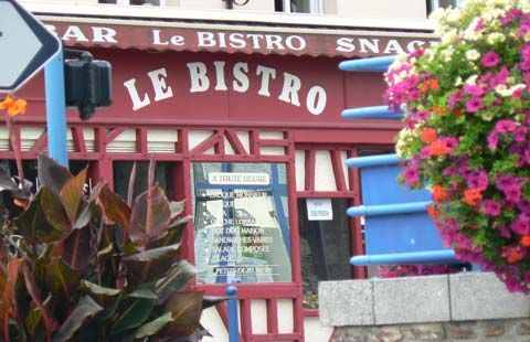 france_images's tweet photo. A bistro in the town of #Brehal in #Normandy, https://t.co/iHQ9olWR7a

#France 🇨🇵 #travel #photo https://t.co/cixDnug1yZ
