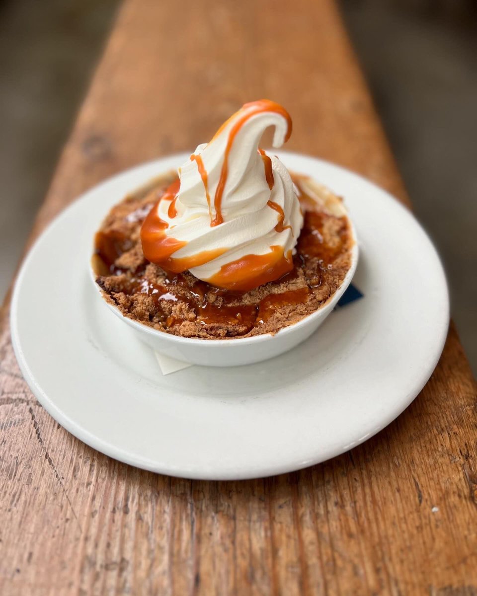 OriginalNFV's tweet photo. RP #AzzurroPizzeria #Napa, CA ·
APPLE CRISP! On the menu this weekend ✨
@AzzurroPizzeria
#falldessert #applecrisp #yum #perfectending #fallapples https://t.co/kklXGjuwWt