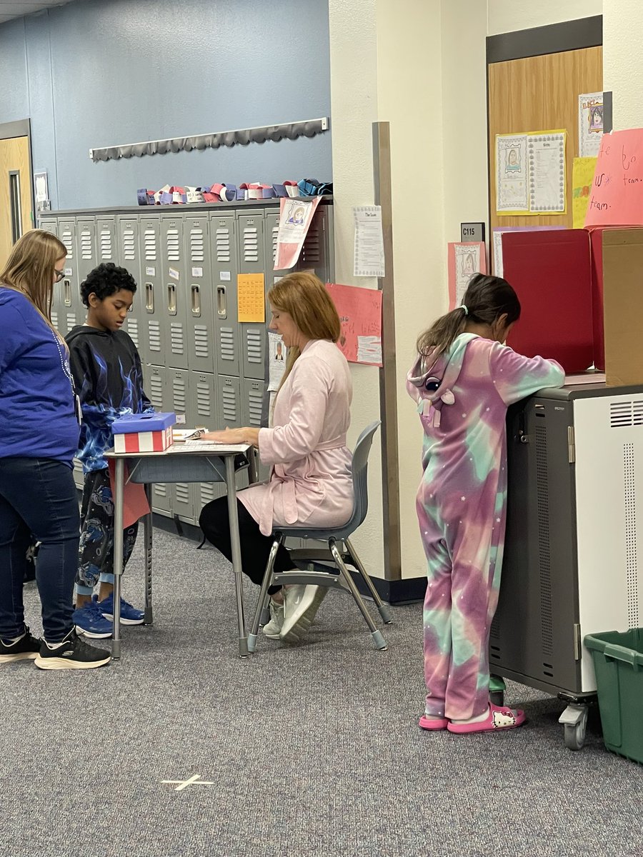 Mock Election in 4th grade! 🇺🇸 The kids created candidates based on views on recess, lunch, and length of school day. Thank you to 2 of our wonderful IC’s for helping us out! <a href="/McNeilElem/">McNeil Elementary</a>