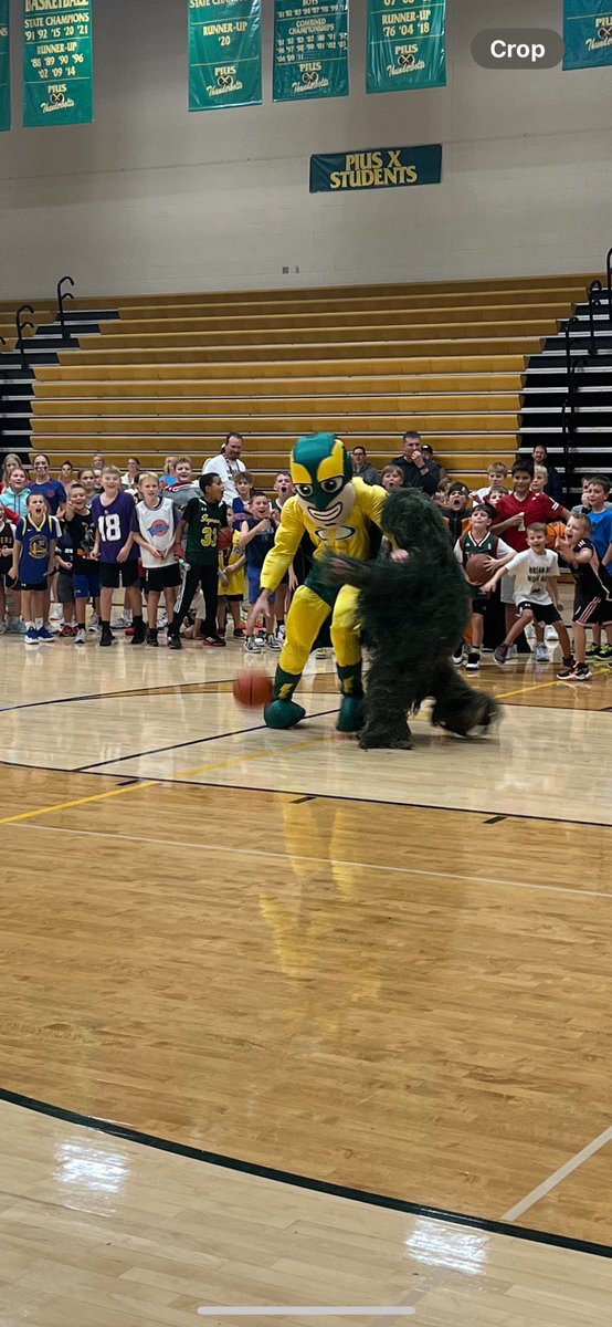 JRBOLTS_BBALL's tweet photo. The first Annual “Nightmare on ‘A’ Street” was a lot of fun! Special thank you to all of the volunteers, parents, and of course all of the kids! Theo got lucky this year…! 
#TYBA⚡️ #BOLTS⚡️ https://t.co/KBuwA7kY7f