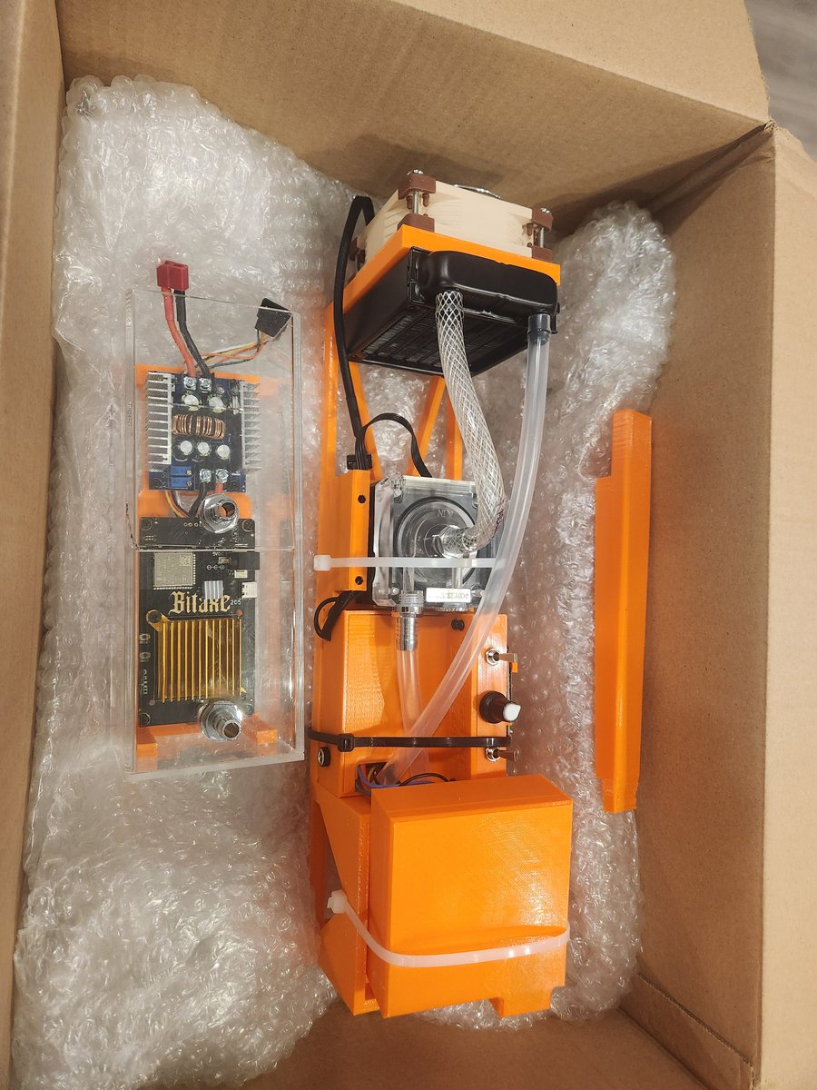 HC_SoloSatoshi's tweet image. Welcome to America, gorgeous! 😎💪🏻🔥🔥

Great work by @MolonLabeVC  he is a LEGEND! Everyone check out his work he&apos;s got some amazing things happening! 

@SoloSatoshi #ImmergeAxe