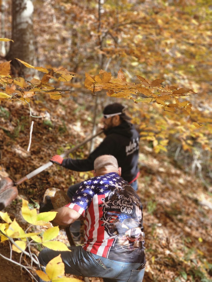 EightiesEcho's tweet image. Started ground on the DUGOUT in the side of the hill 😎

Hard work, but we made good progress for today 🤙💪

#rootcellar #bugout #prepper #storage #SafetyFirst #familyplan