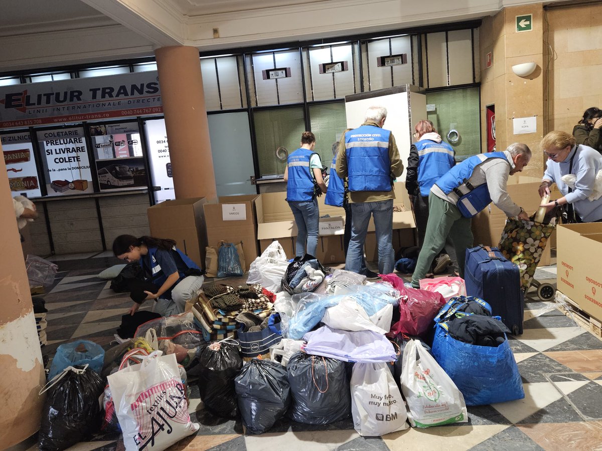 Voluntarios, <a href="/CasaValenciaRio/">Casa Valencia Rioja</a> , Protección Civil, <a href="/FVECINALESRIOJA/">Federación de Asociaciones Vecinales de LA RIOJA</a>, empresas, comercios, entidades, vecinos, ... GRACIAS!!!
