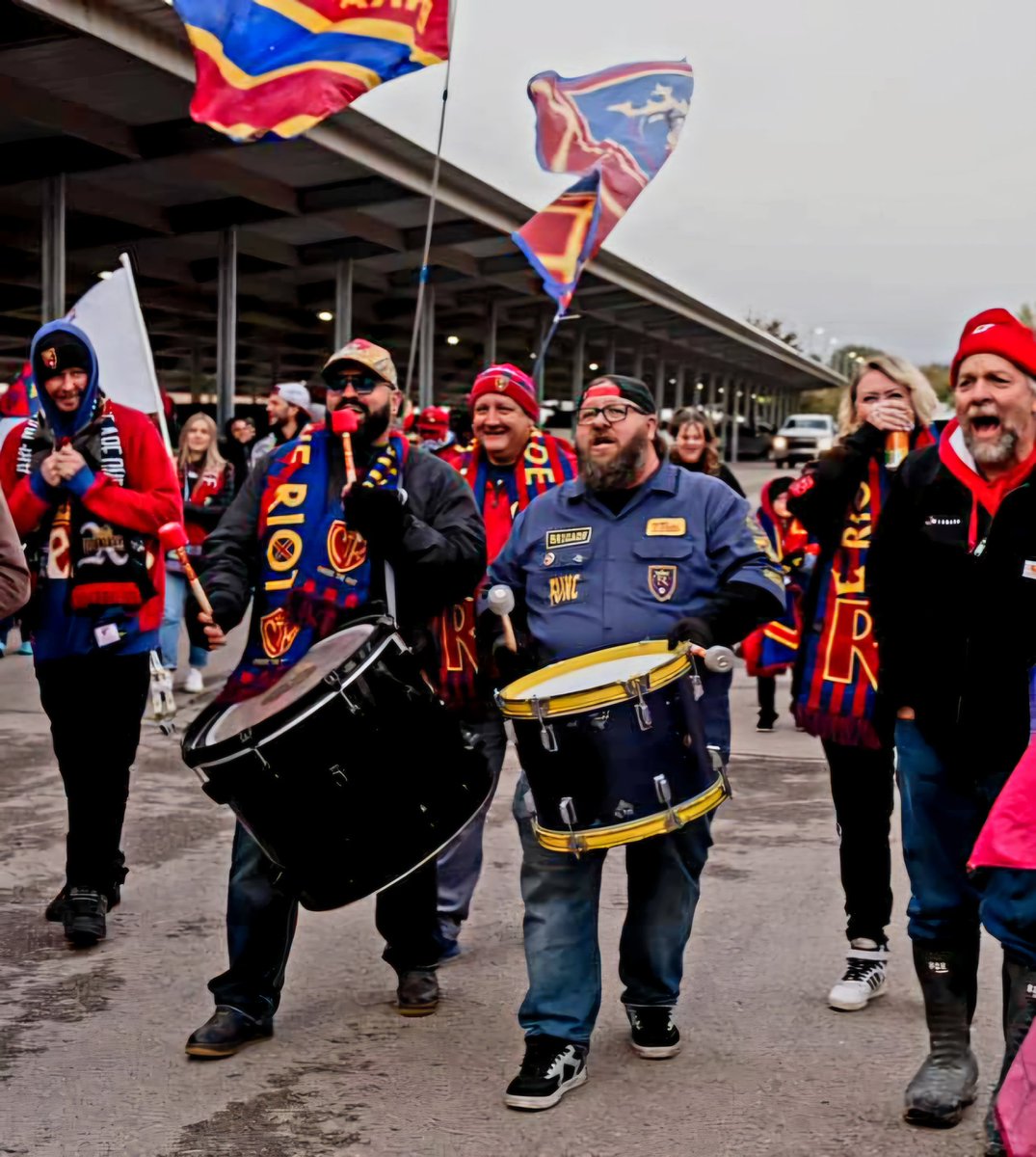 rslriotbrigade's tweet photo. LFG BOYS!!! WE ARE ALL WITH YOU!!! #GORSL #RSL @Chichoarango @realsaltlake https://t.co/07BsNGdIyX