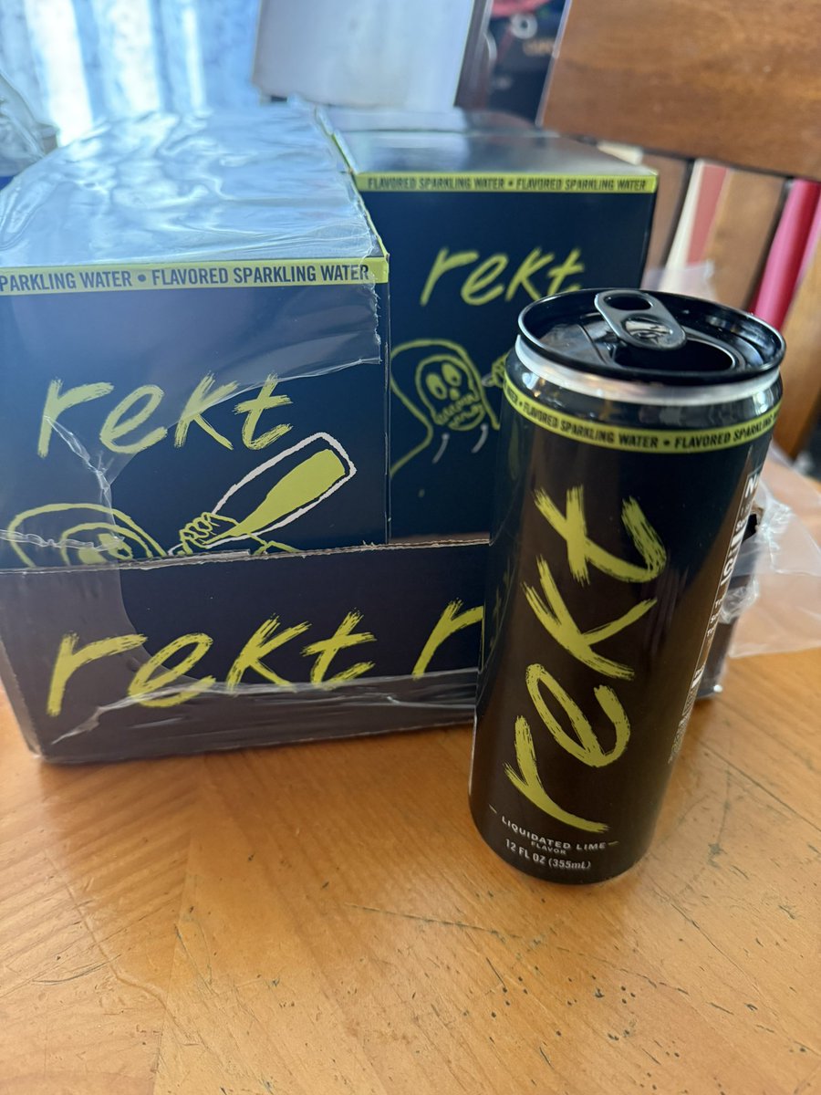 B3RTTO's tweet photo. What a good day @rektdrinks still waiting for my other orders https://t.co/53Xqx9DTnf