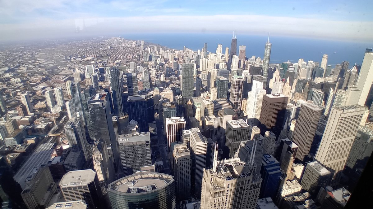 rodifex's tweet image. Everyone in Chicago walks slow as fuck.