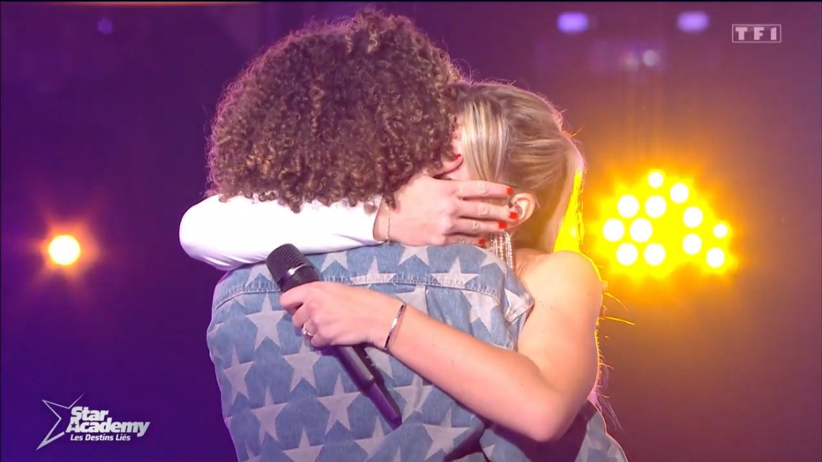 hudnose's tweet photo. la team emma on mange trop bien, le tableau de danse la semaine dernière, les NMA, et maintenant l’immunité!!!!! elle brille tellement ma mimi je suis mais tellement fière!! #StarAcademy https://t.co/RUfj8nM7mT