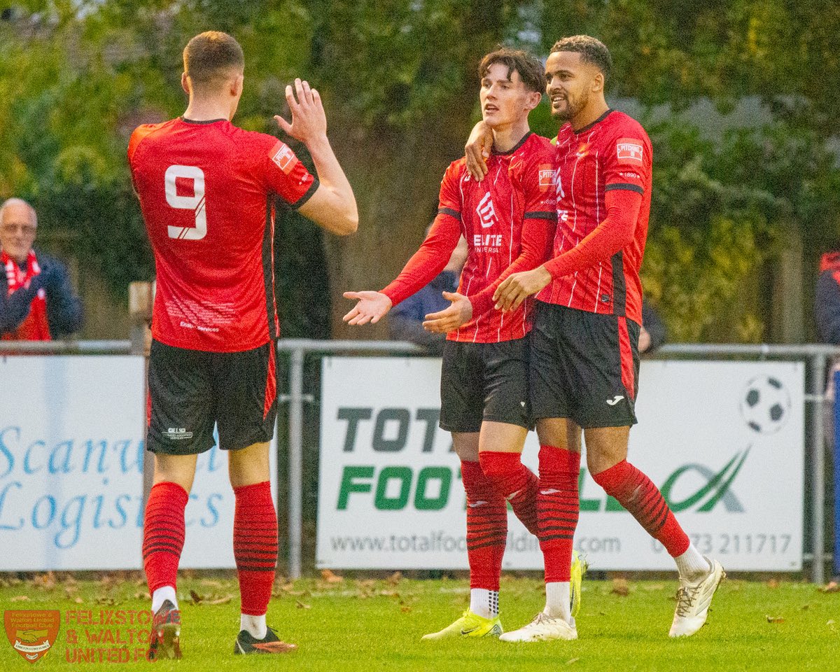 Tom’s photos from yet another home victory are now online here felixstowefootball.smugmug.com/20242025-Seaso…