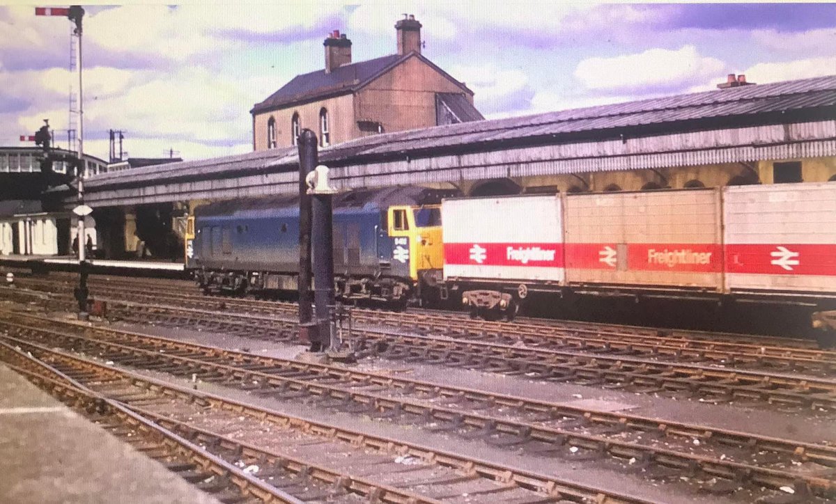 doublearrow.co.uk (@_doublearrow) on Twitter photo Freightliner at Carstairs c/o <a href="/stephen37292ML/">Stephen Menzies ACIRO</a> 
(Photograph: Henry Zaremba) Freightliner at Carstairs c/o <a href="/stephen37292ML/">Stephen Menzies ACIRO</a> 
(Photograph: Henry Zaremba)