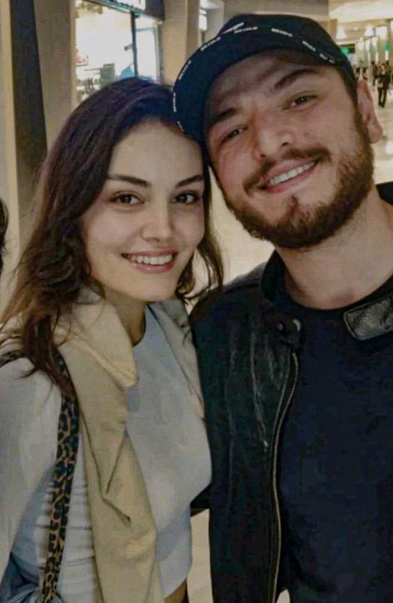 simgooss's tweet photo. ~dünya bir yana siz bir yana benim dünya tatlısı biricik minnoş çiftim..🤍🧿 git gide gülüşleri bile birbirine benziyor işte gerçek aşk buu..🍀✨️

|| @SimsekkBelgin || @Farukarann || 

#FarBel https://t.co/Jk20O4FUiZ
