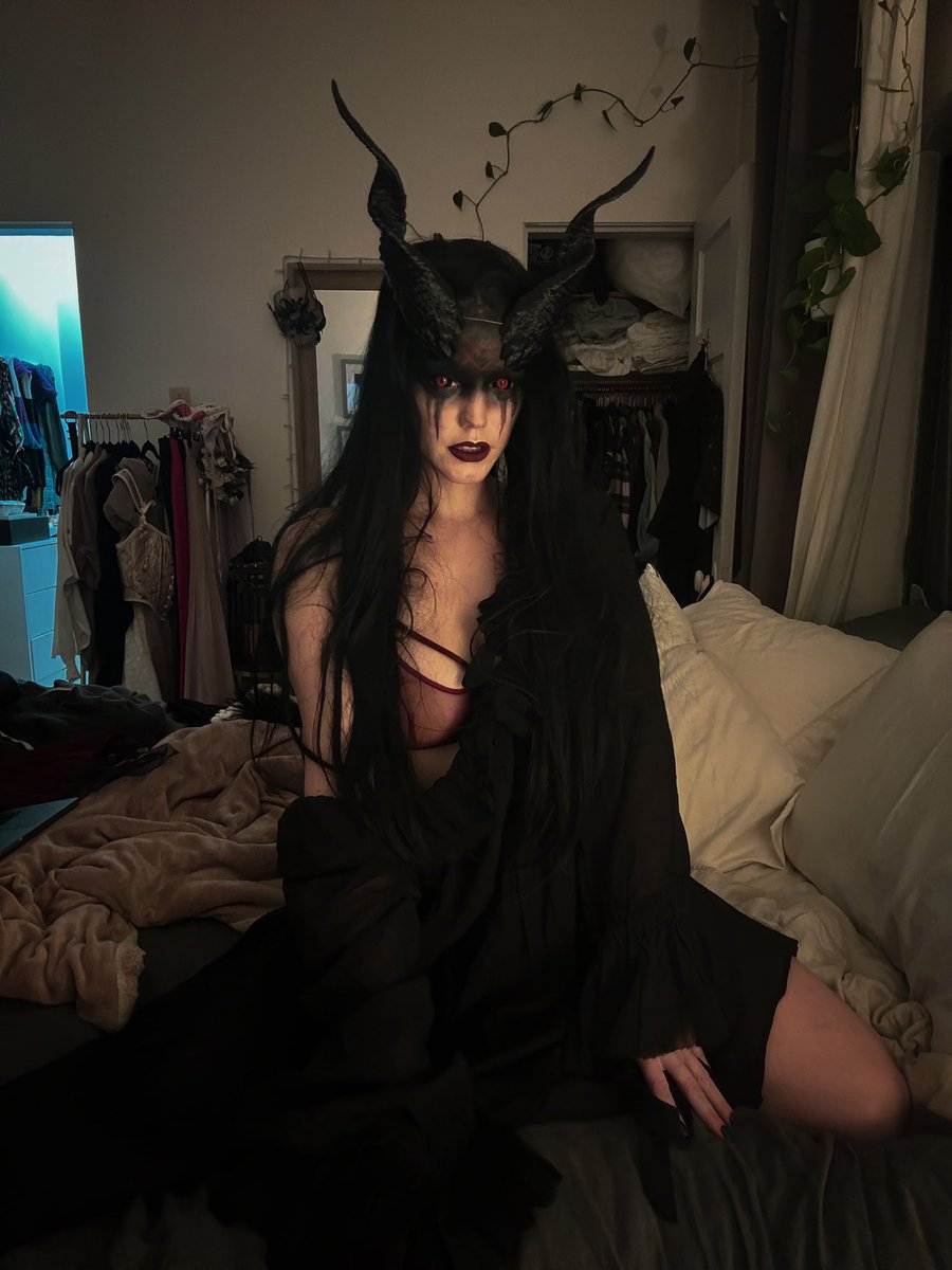 the aftermath of a cosplay shoot when I jump scare myself in the mirror