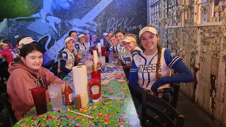 FinesseHoverman's tweet photo. Having a great time in Chattanooga!! @ConnectSports_  @FinesseSoftball @donnysoftball @ExtraInningSB @LineDsoftball @LegacyLegendsS1 @CollegBDJocks https://t.co/dJX3eRSbIM
