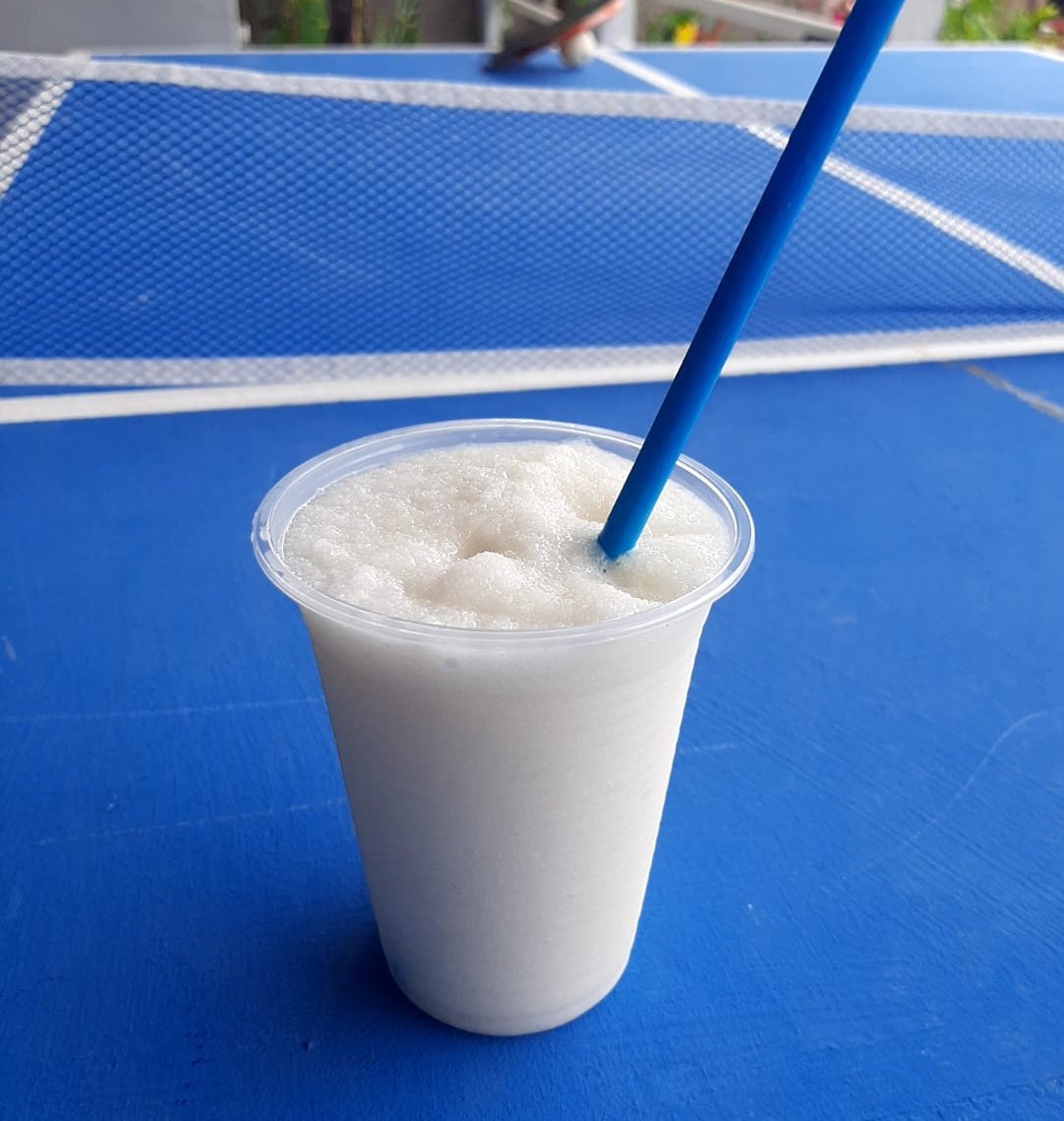 vivinarea80's tweet photo. Las delicias de mi lindo País, un delicioso frozen de coco #Ecuador #Feriado #vive https://t.co/P9NktjaxXR