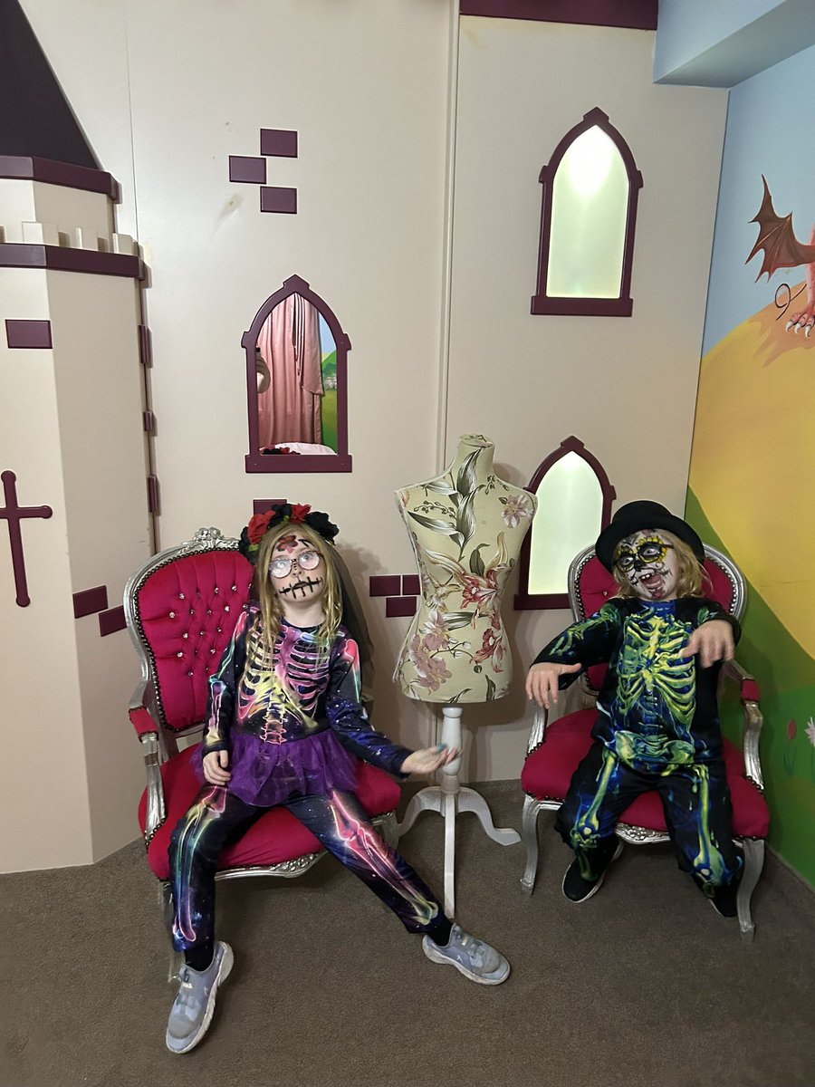 nicolab29's tweet photo. @gulliversfun Thank you for the spooky memories 🎃👻🍭🎢 https://t.co/Bn0YU2uQCf