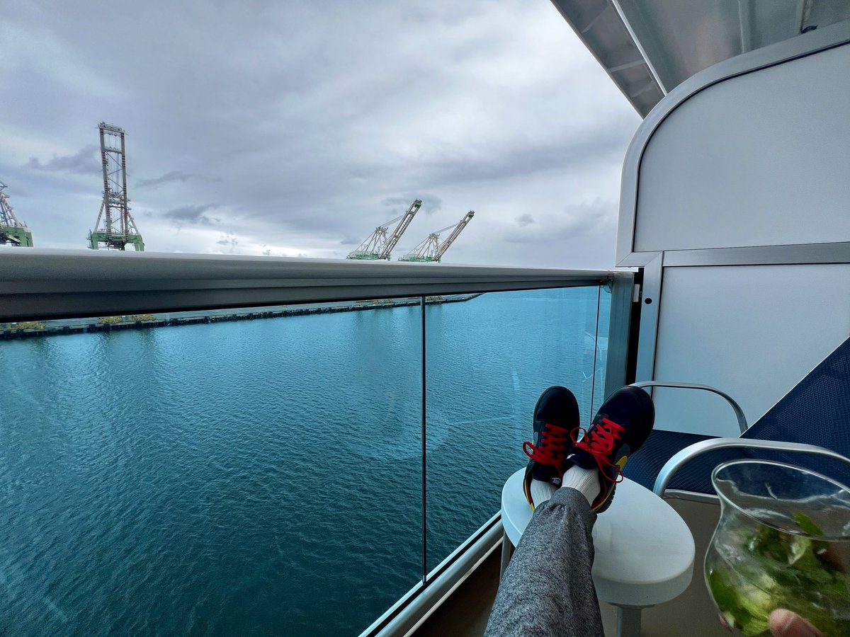 Von_Morpheon's tweet photo. ALL ABOARD🛳️ 
Time to Celebrate My Moms Burfday🎉 🎊 
#MyFirstCruise https://t.co/sk7hO06Qp2