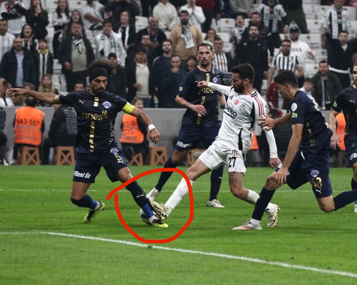 GalataYuvam's tweet photo. Bi yapı var
EEE !!! https://t.co/VHcMdXJlZ5