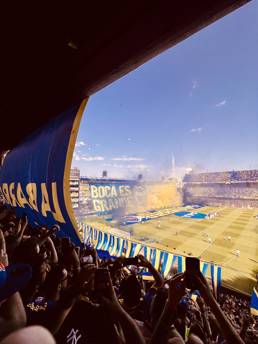 12moramartin's tweet photo. La Bombonera post derrota vs Flu. Aguante Boca y su gente, siempre. https://t.co/sMpmMOHsJE