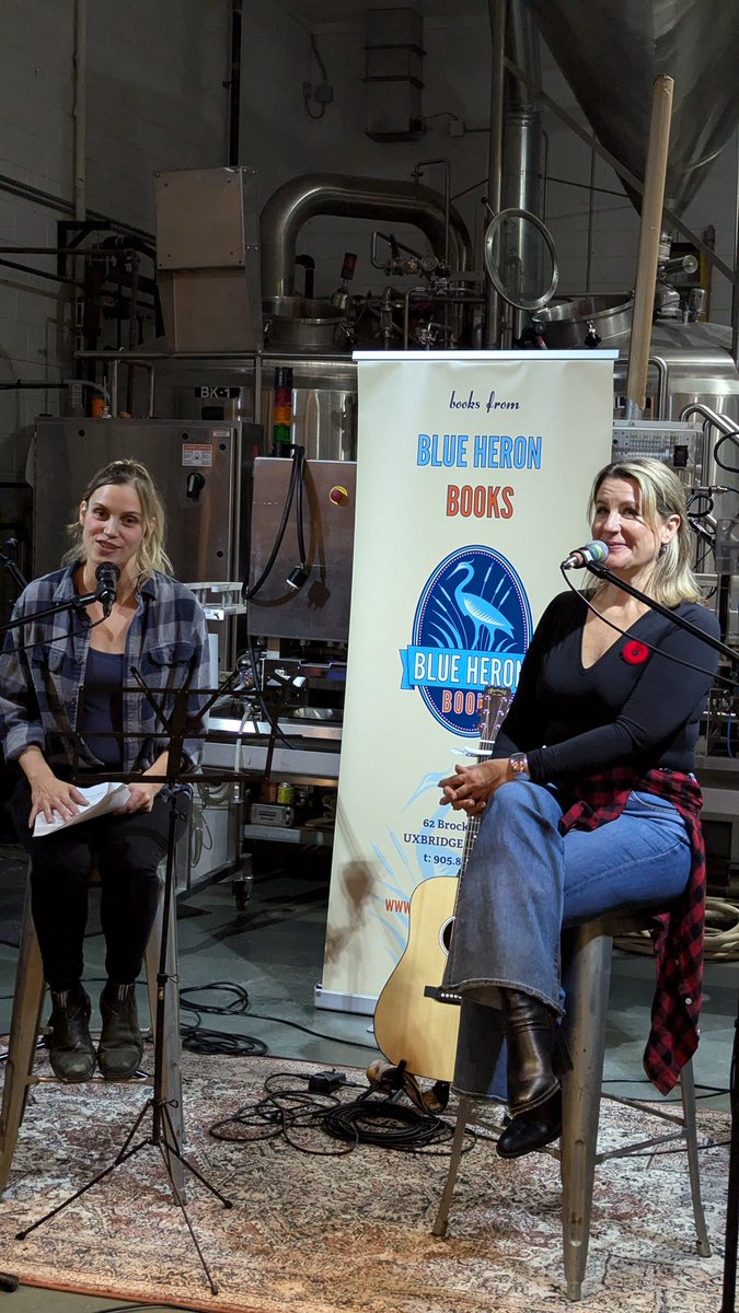 Such a blast celebrating The Lightning Bottles earlier this week at <a href="/BlueHeronBooks/">Blue Heron Books</a> Book Drunkard Fest. I could have talked for hours with author Marissa Stapley about her thought-provoking novel, which has been described as a love letter to 90s rock. Don’t miss this one!
