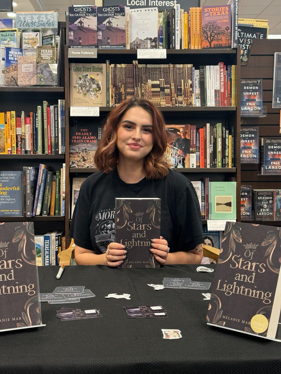 Mel is writing tweet media