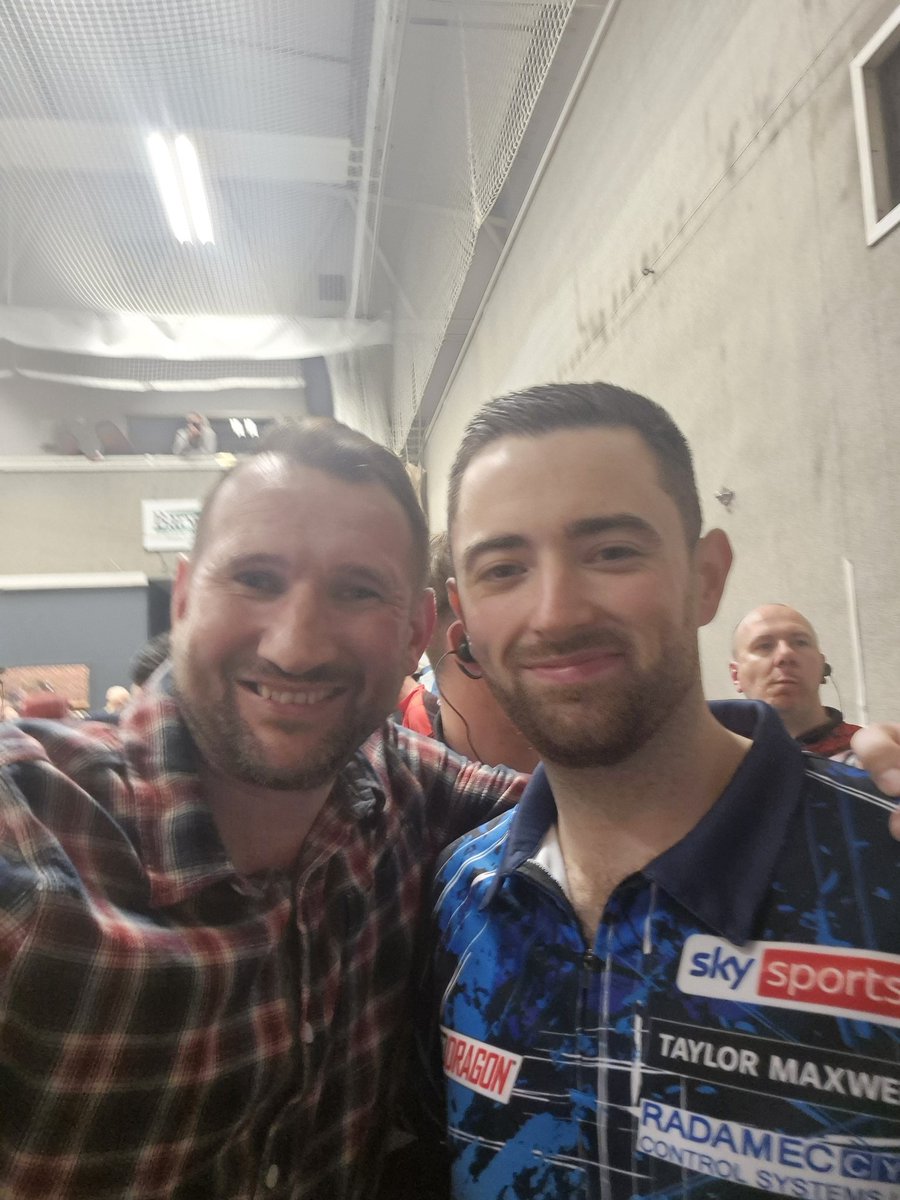 FPLJonesbloke's tweet photo. @MDAevents what a gent @lukeh180 https://t.co/Y6o5dxUN2l