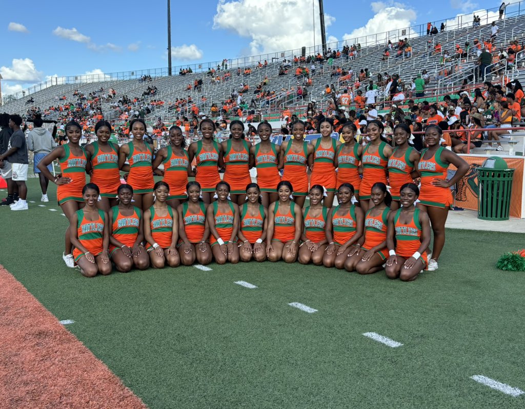 FAB1224's tweet image. #BraggLive #FAMUCHEER