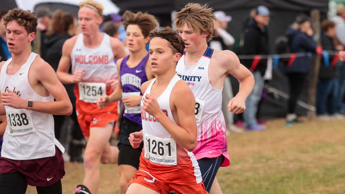bigmac_nocheez's tweet photo. Class 3A boys XC race results:

Wichita Trinity's Caleb Tofteland takes 1st with a 15.36.75, while Holcomb's Brody Deniston finishes 2nd, Wichita Collegiate's Will Meyer lands in 3rd.

Holcomb secures the team title. SE-Saline 2nd, Wichita Trinity 3rd

#KSHSAACovered x @CapFed https://t.co/spCbyGLZD7