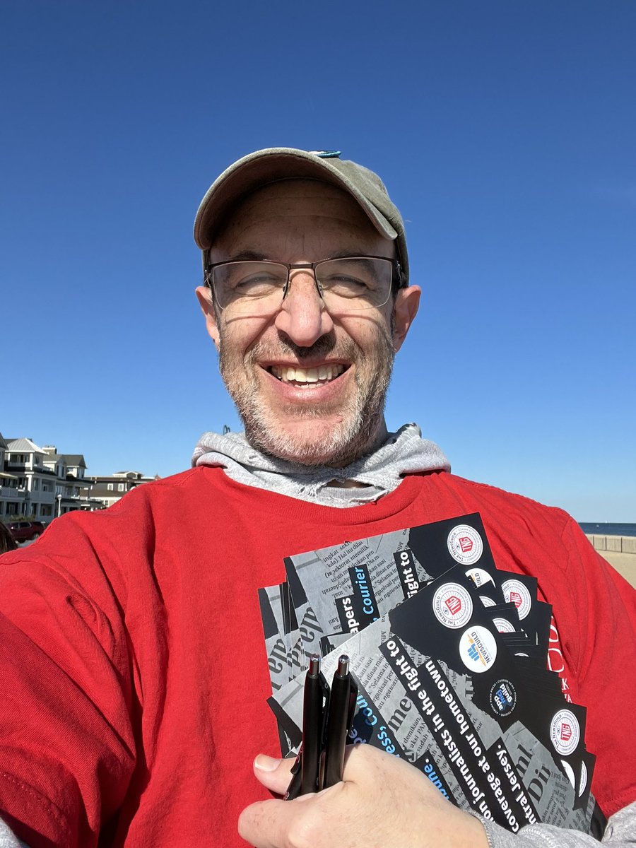 appmcjguild's tweet photo. It felt like summer in November today and  the @appmcjguild took in the sunshine on the boardwalk, talking to people in our community about our fight to save local news. ☀️🌊✊ https://t.co/WtCsOJLigO