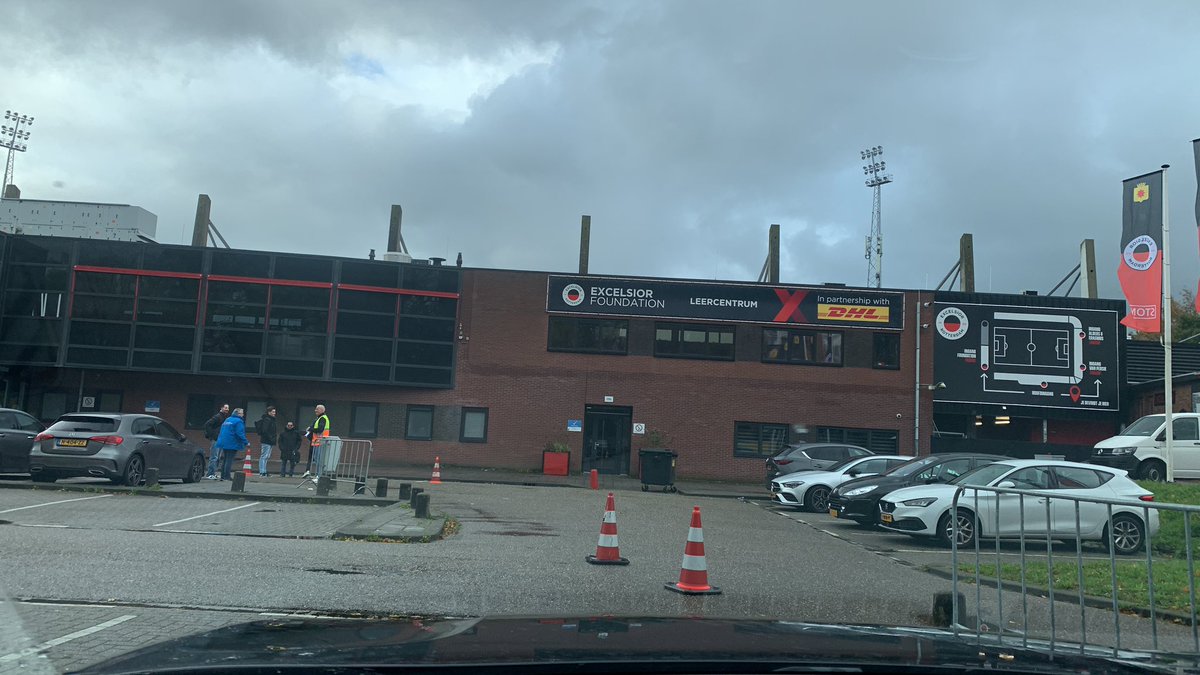 johanvliegen's tweet photo. PSV vrouwen winnen met 4-0 tegen Excelsior uit. Proficiat!! https://t.co/IUD9N7uZlV