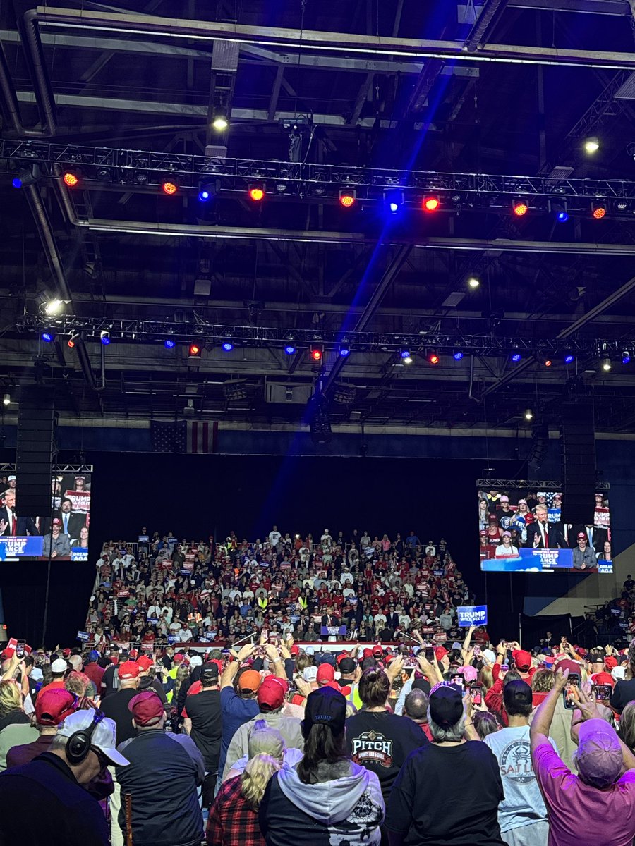 Vaughn Hillyard tweet media