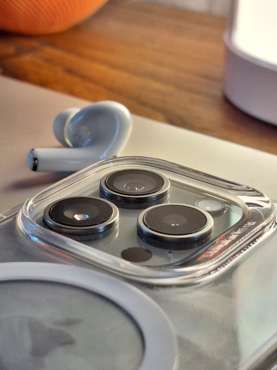 iAndreTech's tweet image. Ciao a tutti, voi preferite il telefono con cover o senza cover?
.
.
#Apple