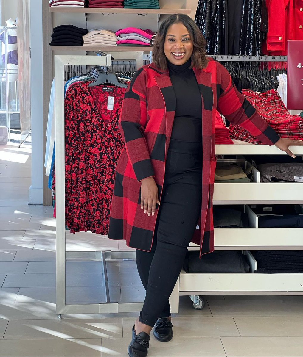 Coming soon to a holiday party near you! Our Social Captains are always ready to help you find your most festive fits.
Shop: spr.ly/6017SVepB