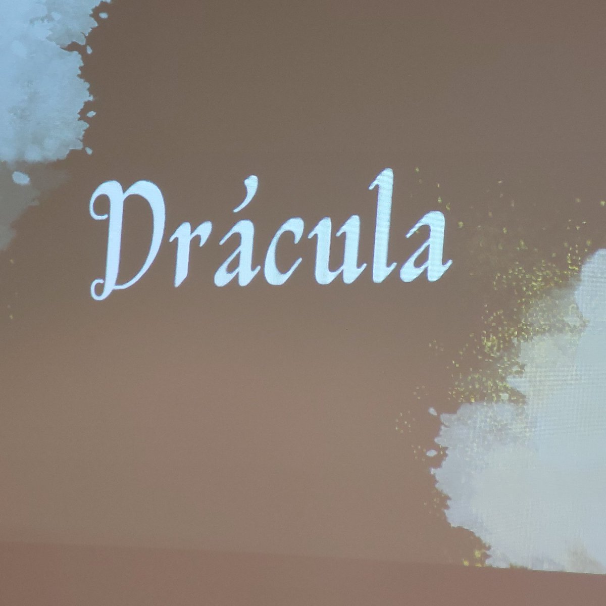 EditorDemeter's tweet photo. Una charla maravillosa con don Luis Alberto de Cuenca sobre un personaje "inmortal": Drácula. 
#villadellibro @ayto_uruena @Dip_Va y gracias a Laura Martín. https://t.co/AgAnYp6GTF