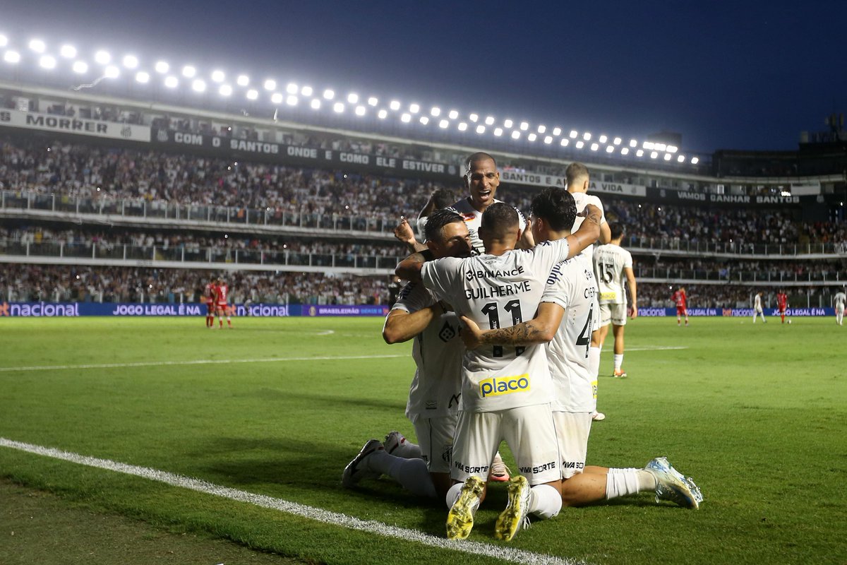 Brasileirao's tweet photo. Santos, sempre Santos...

📸 Guilherme Dionizio/Código19/Gazeta Press https://t.co/8Avr6VgbVh