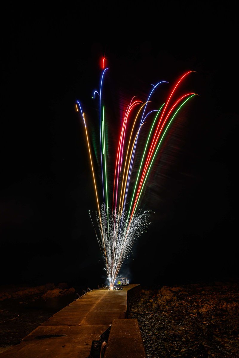 PeterheadLive's tweet photo. FIREWORK DISPLAY TONIGHT AT BUCHANHAVEN.
Thank you Adam S. for sent in this pics
Part 2.
#Peterhead #PeterheadFirework #Buchanhaven #FireworkDisplay https://t.co/CxZjOXxrsD