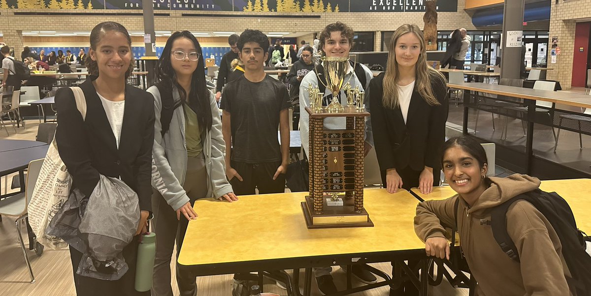 juleskobbe's tweet image. Jag debate left at 6:45 this morning in the pouring rain and guess what? We also came back in a deluge but we were victorious! Sunflower Districts High Point Winners—we stand on the shoulders of those before us. Go Jags! 💛🖤🐆⚖️