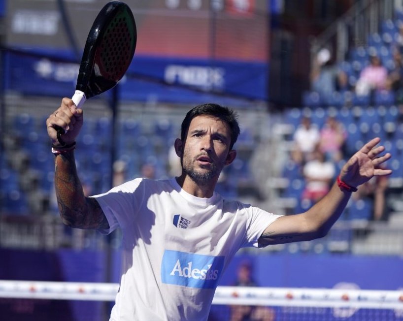 Tocando el cielo 🙌

Felicidades, <a href="/sanyoGutierrez/">Daniel Gutierrez</a>, ¡CAMPEÓN! 💙

#AdeslasPadelTeam