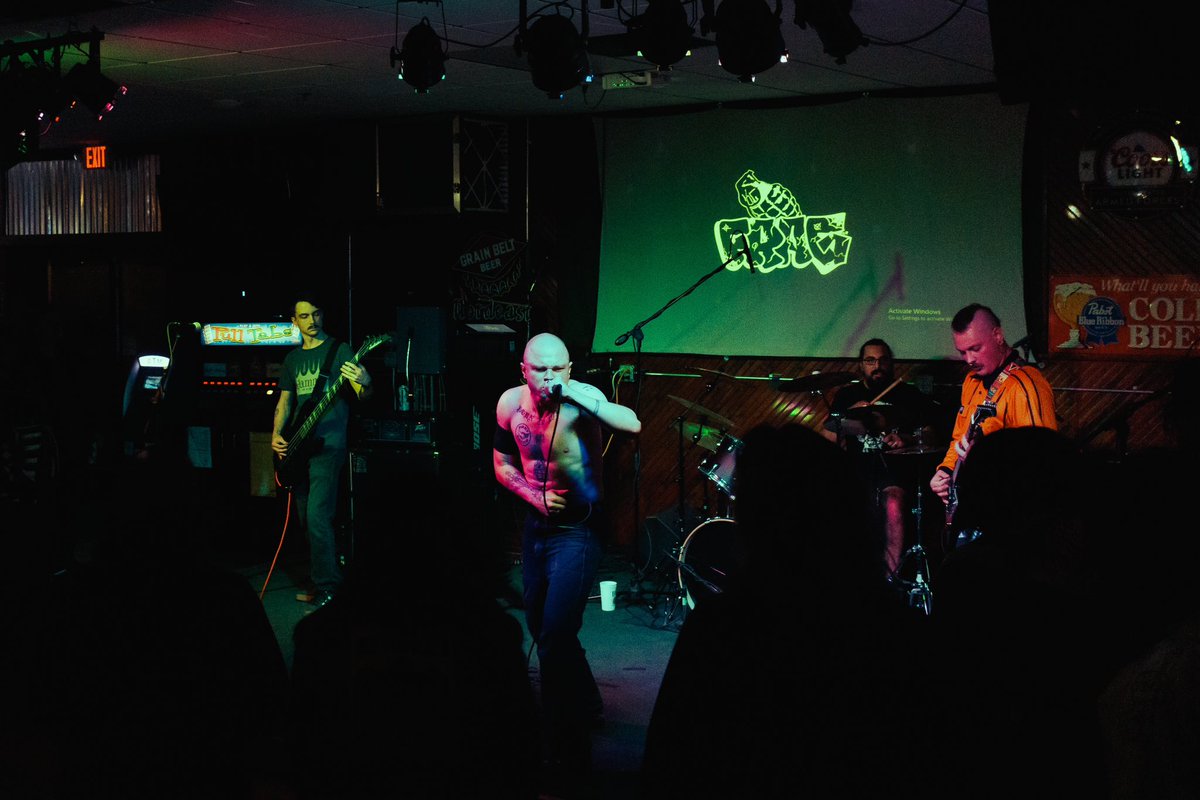 I love playing hardcore with my homies🫶💣