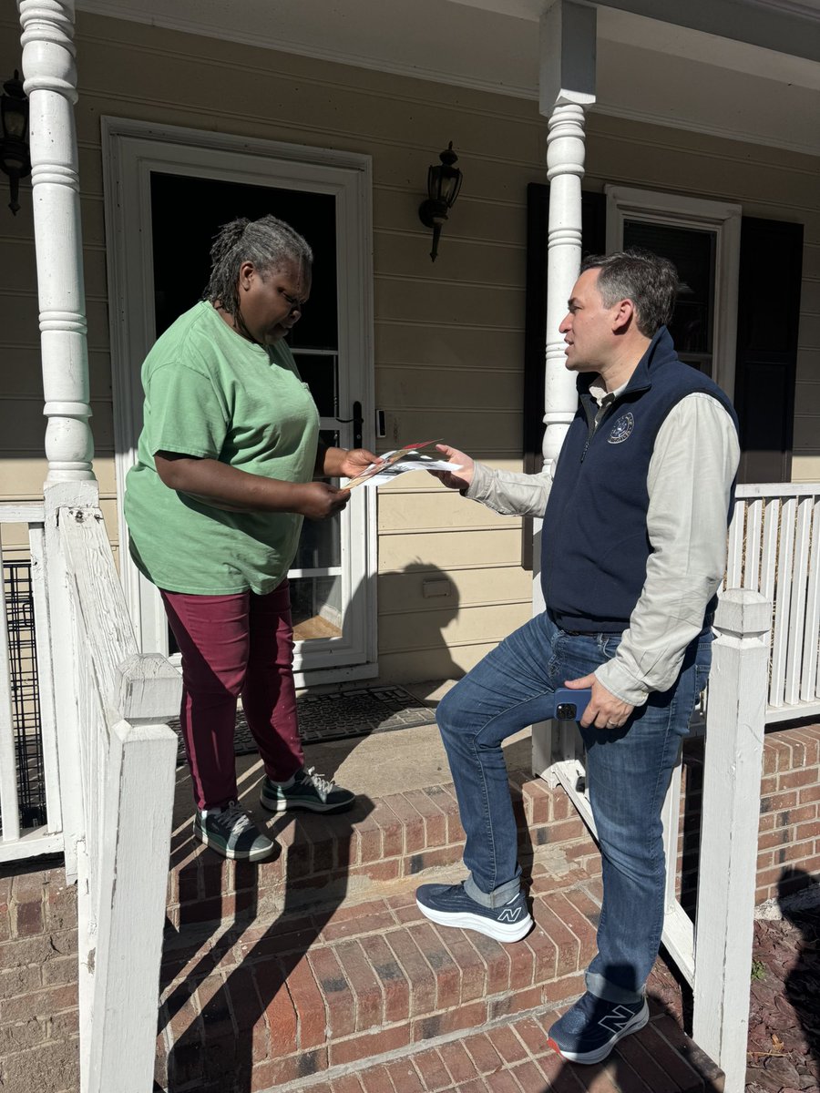 TeamWileyNickel's tweet photo. Wiley and the rest of us Team Wiley have been hitting the doors and talking to voters in competitive #ncga districts everywhere! 

This Get-Out-The-Vote season, every volunteer shift for @NCSenateDems and @NCHouseDems could be the difference. 

Let’s break the supermajority💪 https://t.co/vE5YZ5EeJH