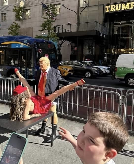 rollomanhattan's tweet image. Meanwhile, here in NYC, telling it like it is. The child man whore who demonstrated yesterday how he gives fellation for all the world to see, is unfit for office. #DontBeDumbAmerica #TrumpIsUnfit #TrumpIsGarbage #HarrisWalz2024 #SaveDemocracy #DontBlowItAmerica #TrumpIsARapist