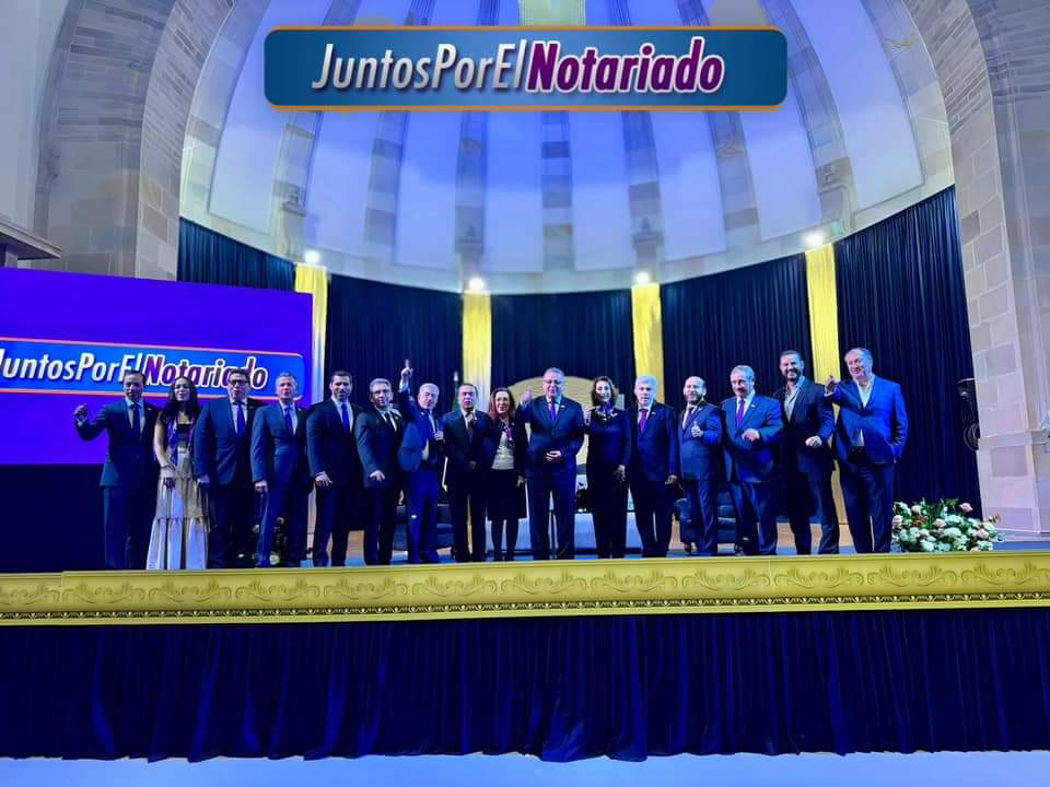 Notaria124Oax's tweet photo. Estoy muy contenta de ser candidata a Vicepresidenta junto al Notario Ricardo Vargas Navarro, quien aspira a la Presidencia del Colegio Nacional del Notariado Mexicano.

Confío en que juntos lograremos grandes cosas para el notariado mexicano.

Lic. Patricia Villanueva Abraham https://t.co/P1HZNaNJRs