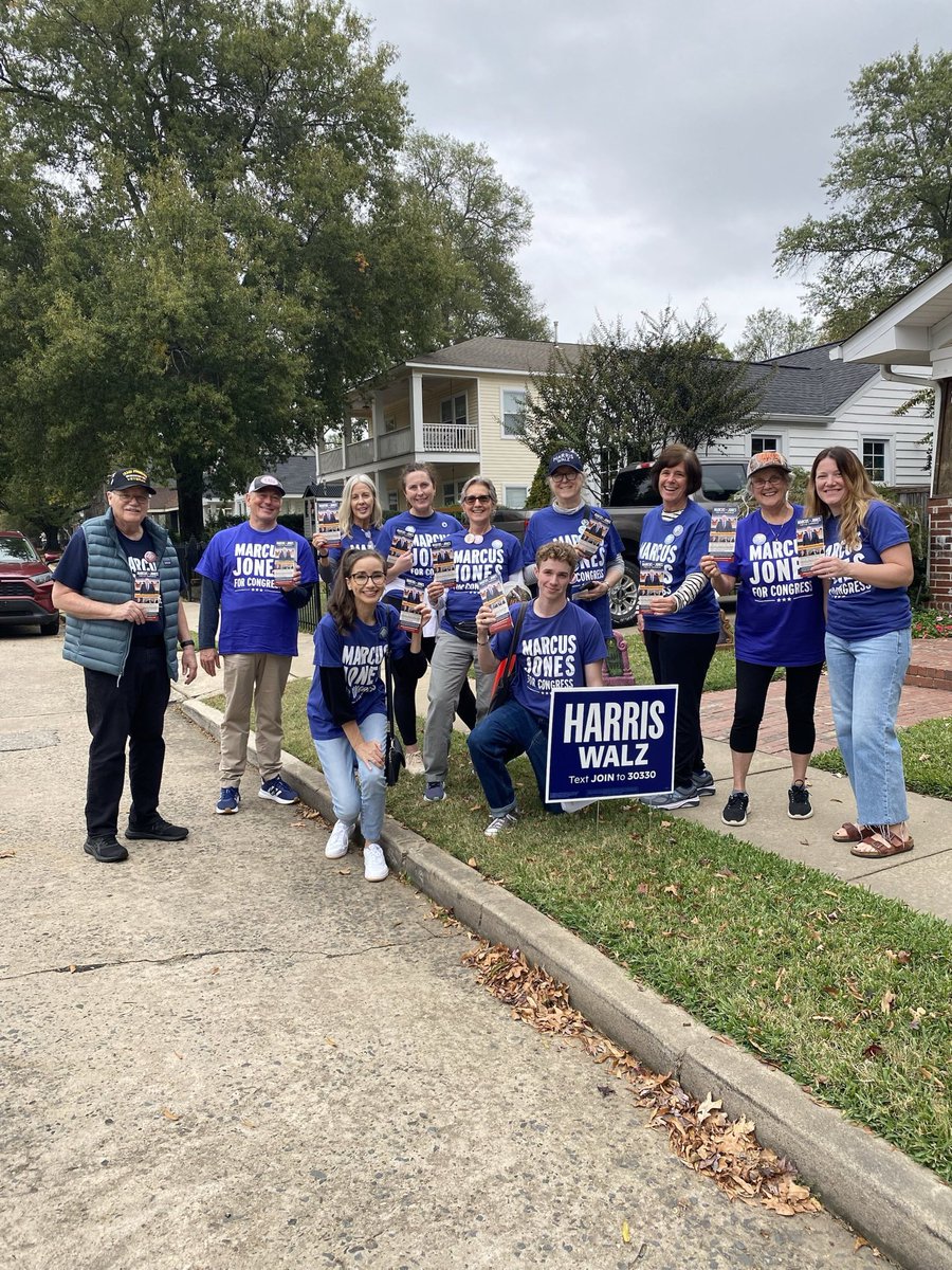 MarcusforAR's tweet image. INCREDIBLE ENERGY TODAY — Our campaign has knocked thousands and thousands of doors in the Second District, talking to voters about the issues that matter most to them. 

We added even more today with our hardworking and ENERGIZED volunteers.

There is still time to come knock…