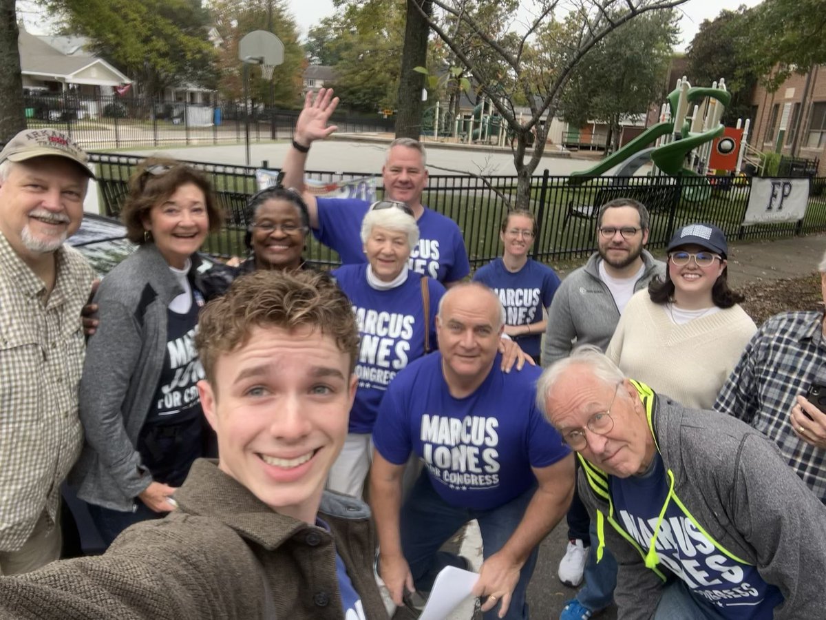 MarcusforAR's tweet image. INCREDIBLE ENERGY TODAY — Our campaign has knocked thousands and thousands of doors in the Second District, talking to voters about the issues that matter most to them. 

We added even more today with our hardworking and ENERGIZED volunteers.

There is still time to come knock…
