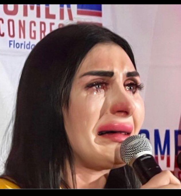 JWaynenewjersey's tweet photo. @RonFilipkowski She's upset again. Awwww 😭 https://t.co/GkclhuXLb9