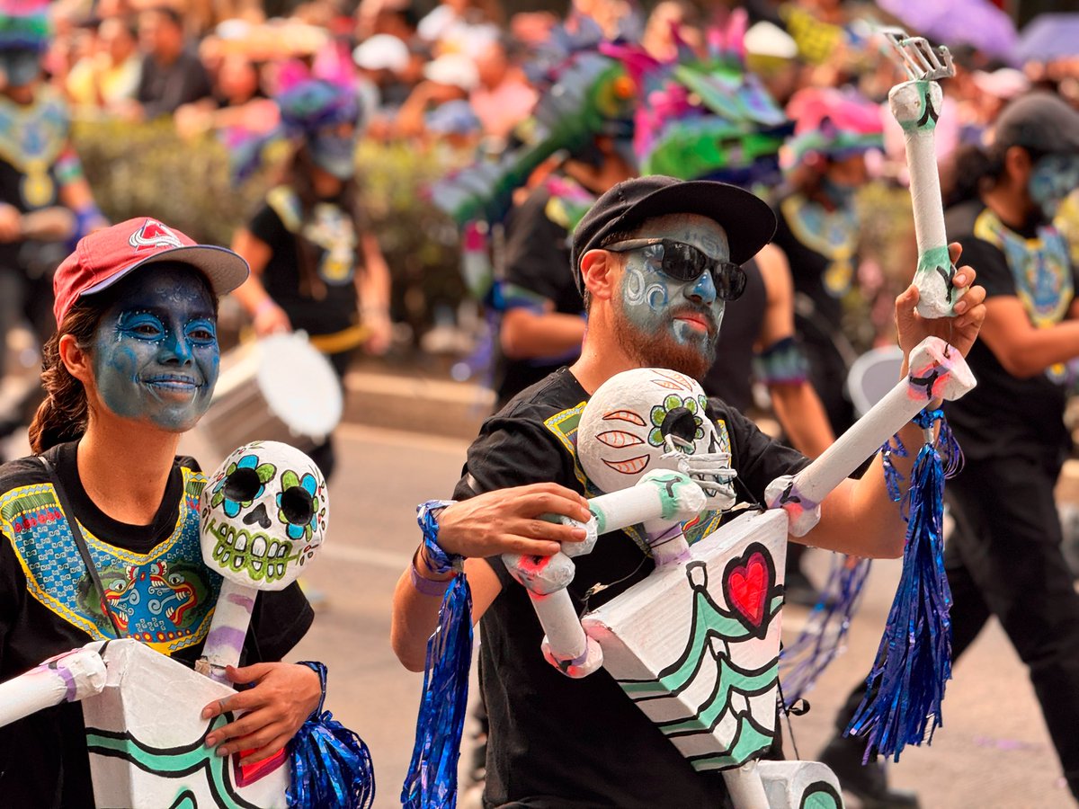 ¡Qué gran experiencia el desfile de Día de Muertos en la #CDMX! 💀☺️

<a href="/turismocdmx/">Secretaría de Turismo de la Ciudad de México</a> <a href="/alefrausto/">Alejandra Frausto</a>
