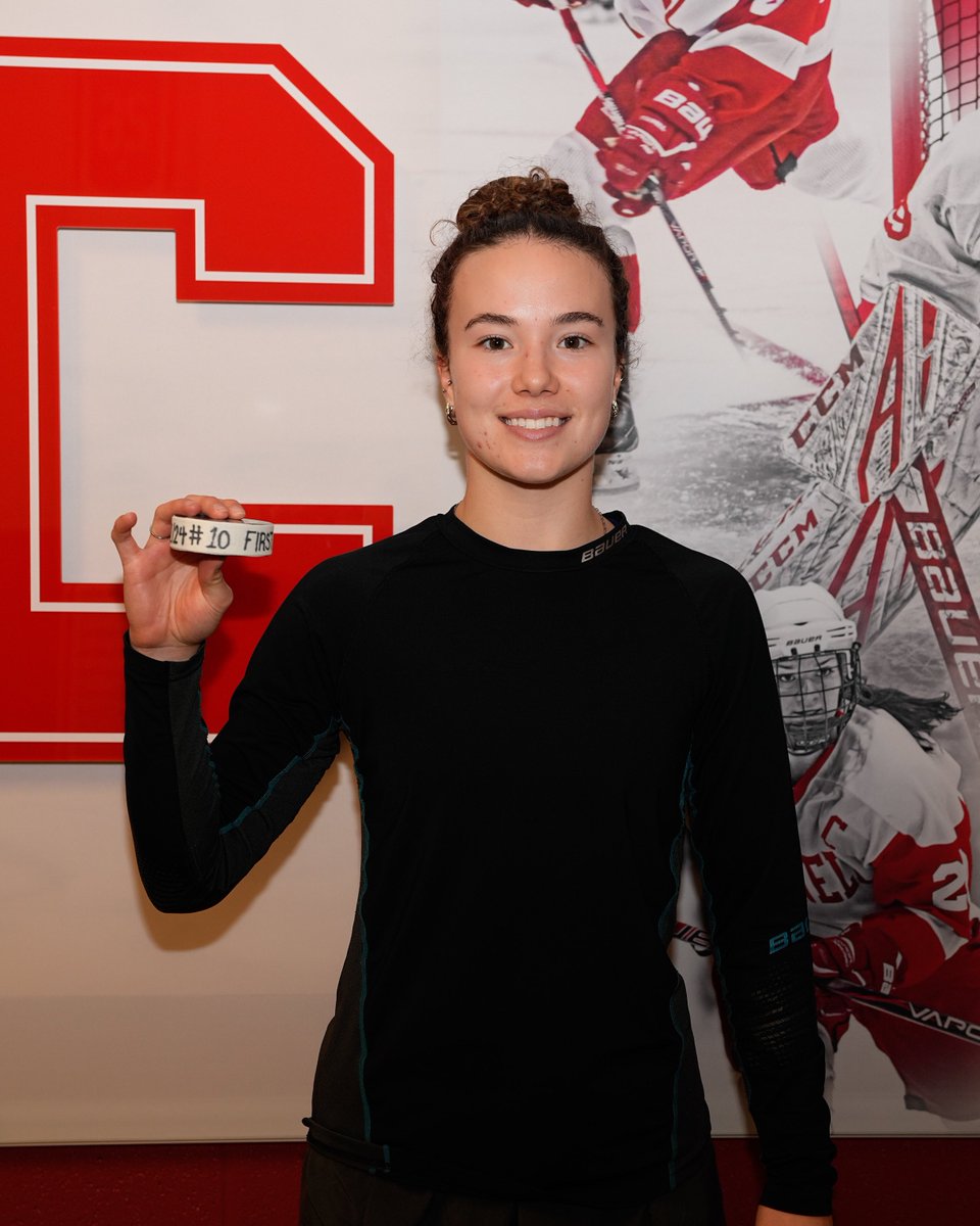 CornellWHockey's tweet photo. Shoutout to Bea Perron-Roy and Lindzi Avar on their first collegiate goals today!

#YellCornell x #LGR https://t.co/o3Xx0XVT2m