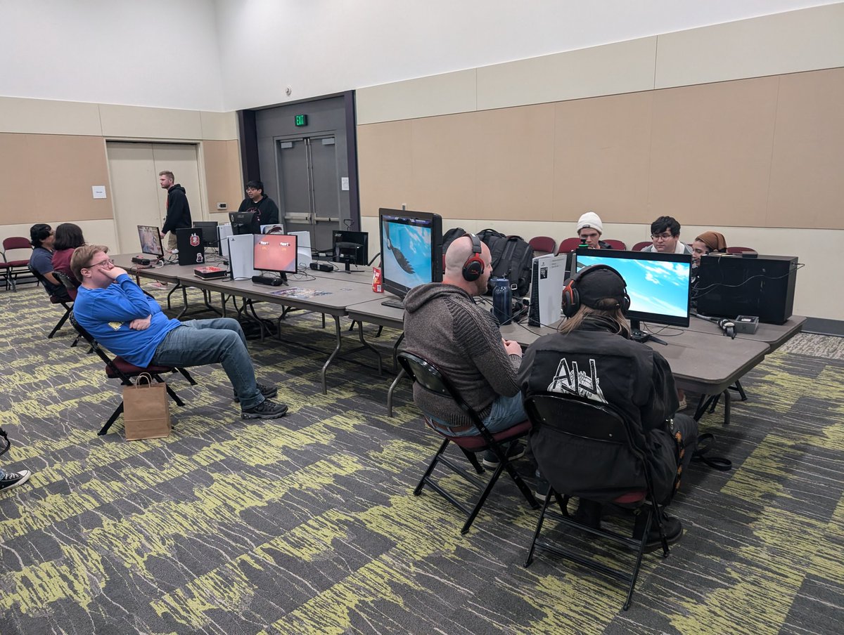 BigLittleFights's tweet photo. Guilty Gear Strive @SNAFUCon https://t.co/7gVaXn5z0p