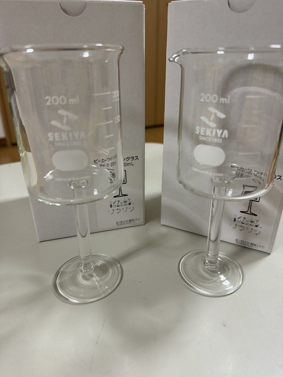 fighters212's tweet photo. ビーカーワイングラス🍷
目盛付きになってますので注ぎ量で揉めなくて良いかもです🤣
@rikashitsu1933 
#ビーカー型ワイングラス　#リカシツ　#関谷理化株式会社 https://t.co/lQfhq5Er29