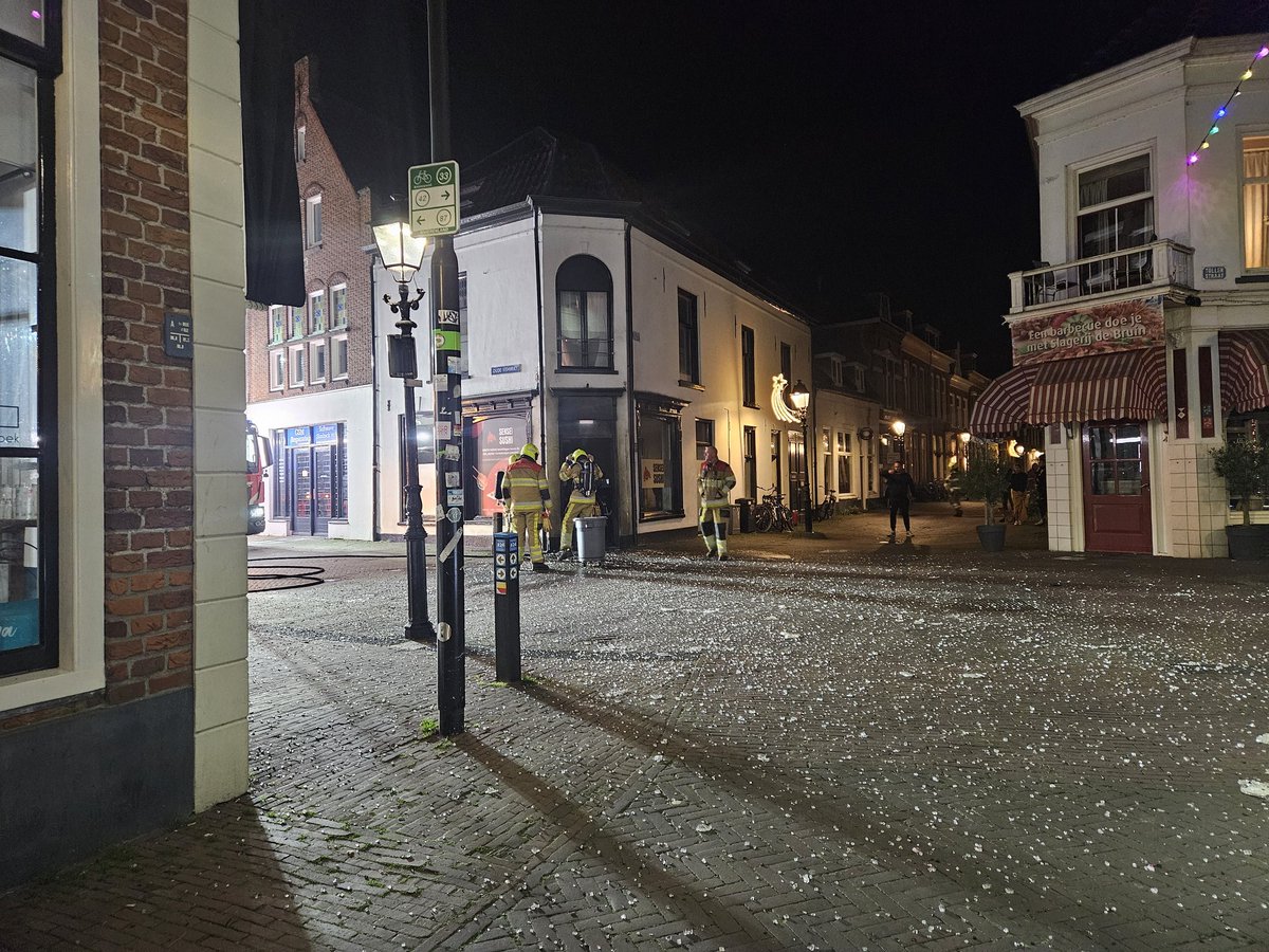 firefighter030's tweet photo. P 1 BON-03 #BRAND #EXPLOSIE WINKEL OUDE VISMARKT #CULEMBORG 087351 087331 087131 089094 https://t.co/updy2QszhN