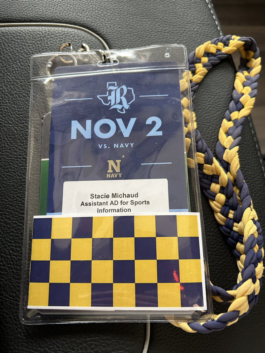 StacieMichaud's tweet photo. Thinking of our good friend and the Voice of Navy Athletics @PeteMedhurst.
#pray4pete ๐๐ป
#CheckerboardEndZone https://t.co/PfV3BxUxOf