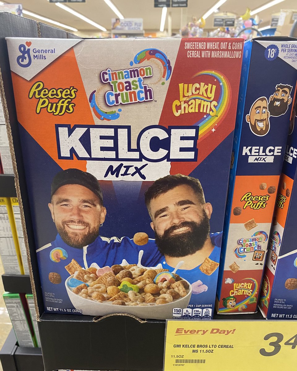 I’m grabbing groceries and I see this. I don’t know about peanut-butter-cinnamon-toast-rainbow-charms mix. 
No wonder the #KelceBrothers are so big

#KelceMix #CerealKillers